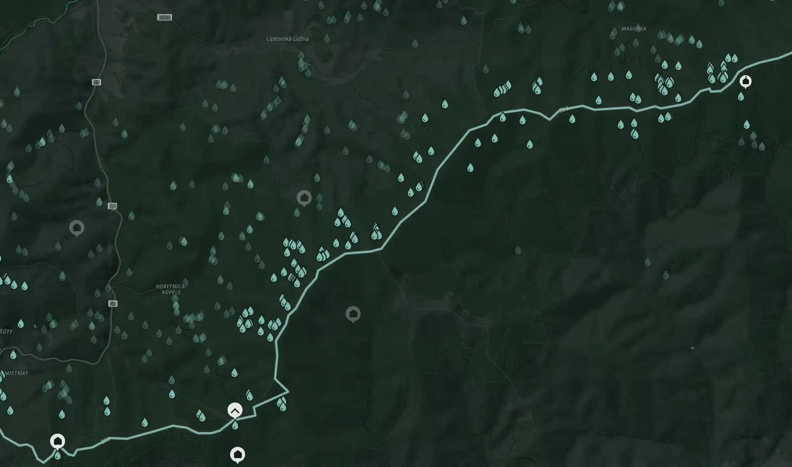 The Bivaq map: Cesta hrdinov SNP, stage 16, with the route, the shelters and the water sources along it
